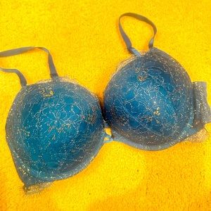 VS Bombshell bra 36C